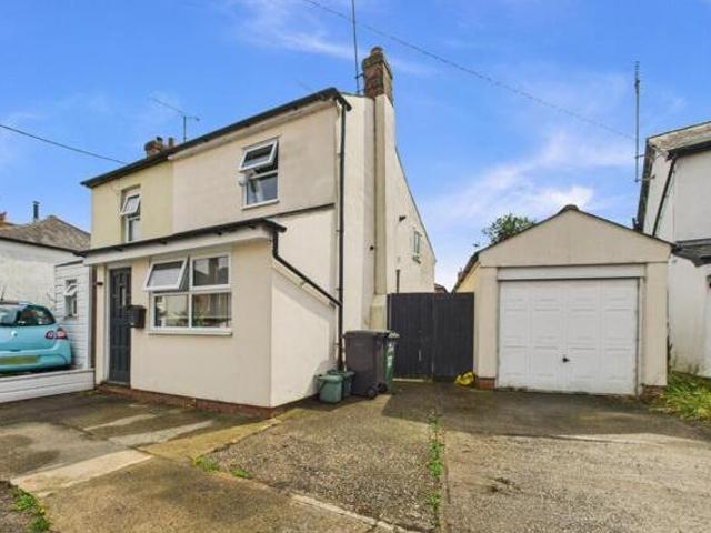 House for sale in Chipping Hill, Essex