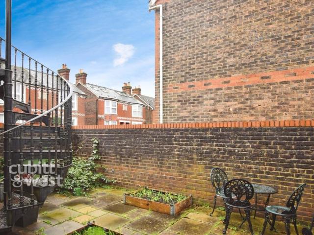 Apartment for rent in New Town, Horsham