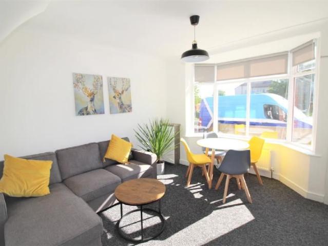 Room for rent in Worsley Brow, St Helens