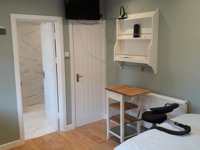 Studio for rent in Shepherd's Bush, Isle Of Man