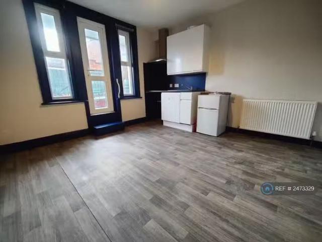 House for rent in Throop, Bournemouth