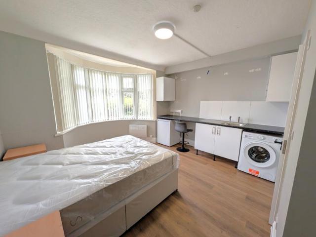Studio for rent in Hendon, Greater London