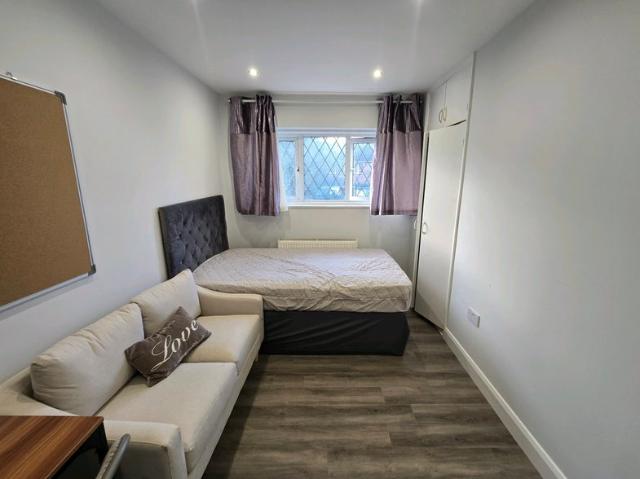 Studio for rent in Selly Oak, West Midlands