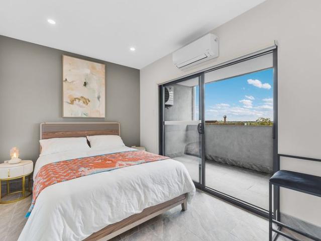 Granny Flat for rent in Padstow, Sydney