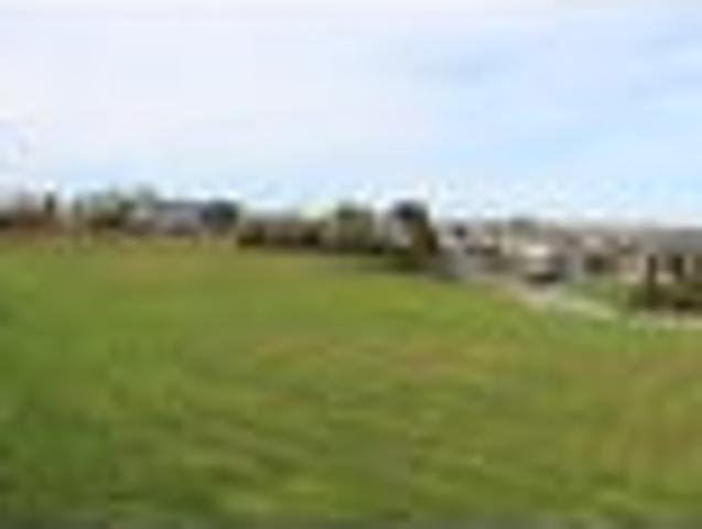 Land for sale in Marchwiel, Canterbury