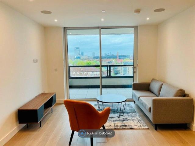Apartment for rent in Lynton Estate, Greater London