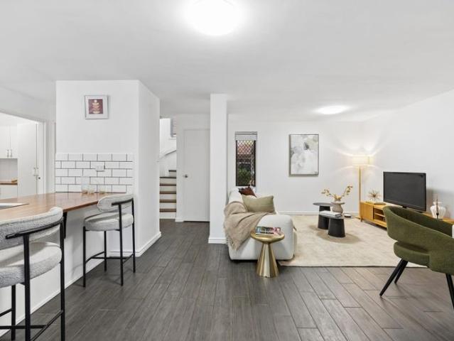 Townhouse for rent in Como, Western Australia