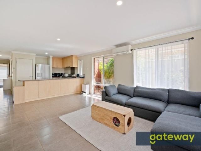 Villa for sale in Hammond Park, City of Cockburn