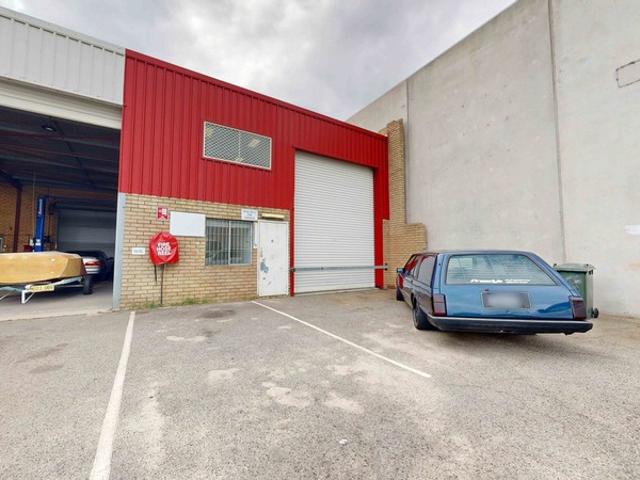 Warehouse for rent in Canning Vale, Western Australia
