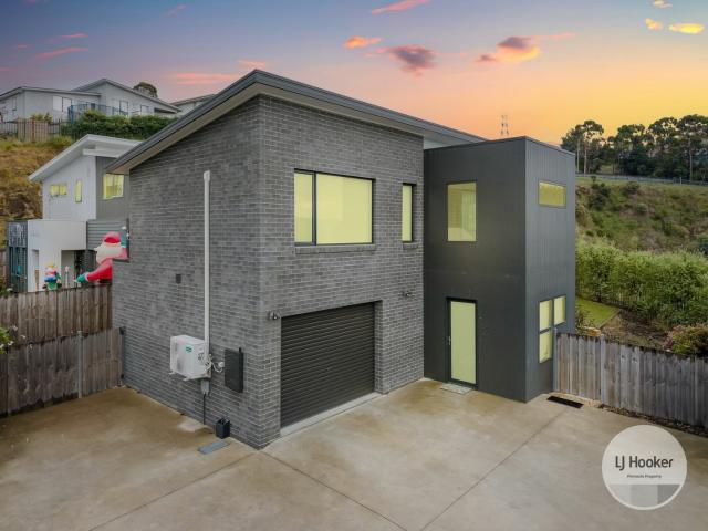 House for sale in New Town