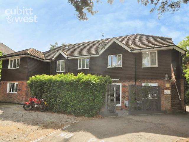 Apartment for rent in Uckfield, Cross In Hand