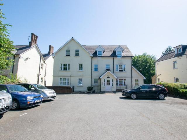 Apartment for rent in Uckfield, Cross In Hand