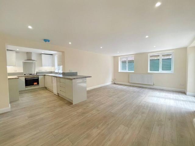 Apartment for rent in Uckfield, Cross In Hand