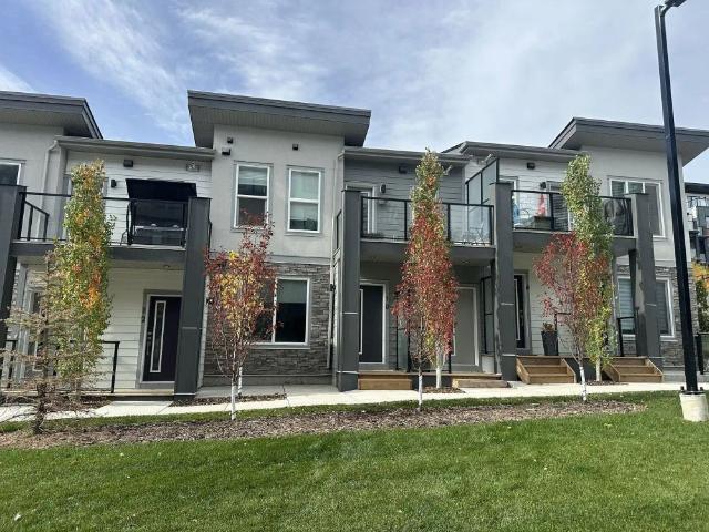 Townhouse for rent in Springbank Hill, Calgary