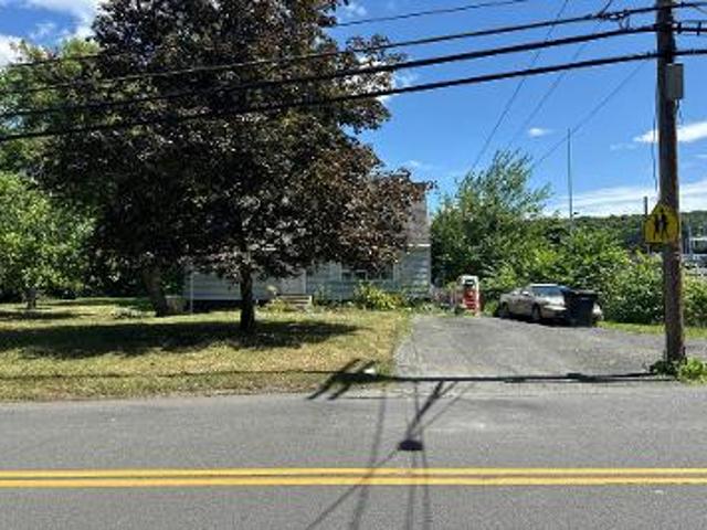 House for sale in Troy