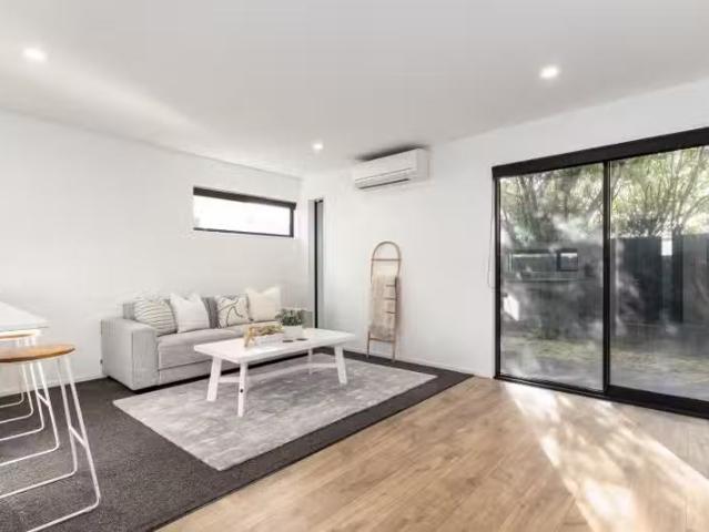 House for rent in Edgeware, Canterbury
