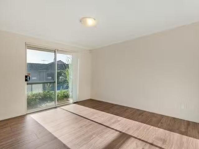 House for rent in Seville Grove, Western Australia