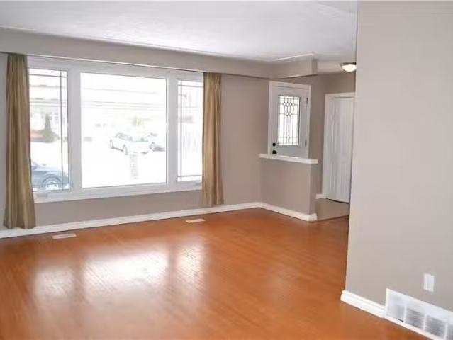 Condo for rent in Ancaster, Ontario