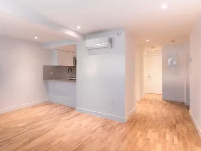 Condo for rent in St. Leonard's, Quebec