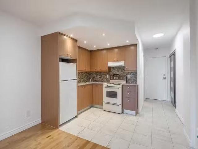 Condo for rent in St. Leonard's, Quebec