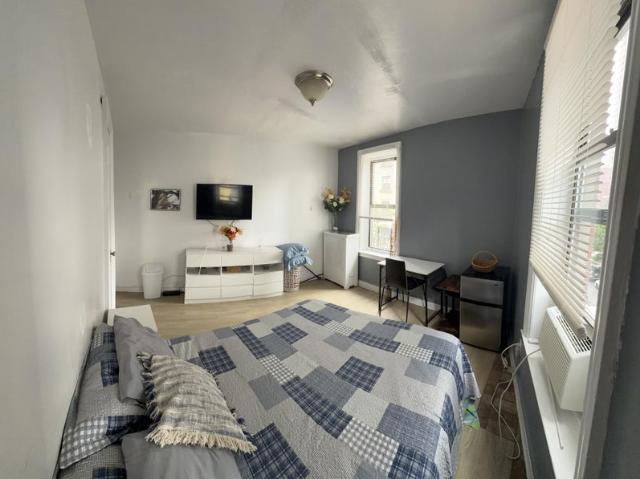 Room for rent in Arverne, New York