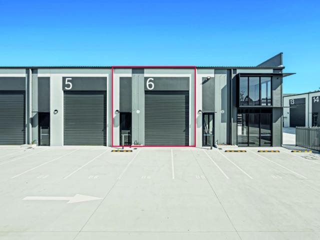 Warehouse for rent in Toombul, Queensland