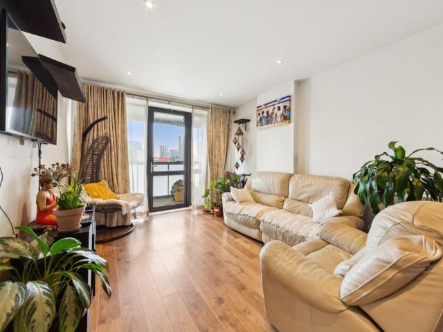 Apartment for rent in Aberfeldy Village, Blackwall