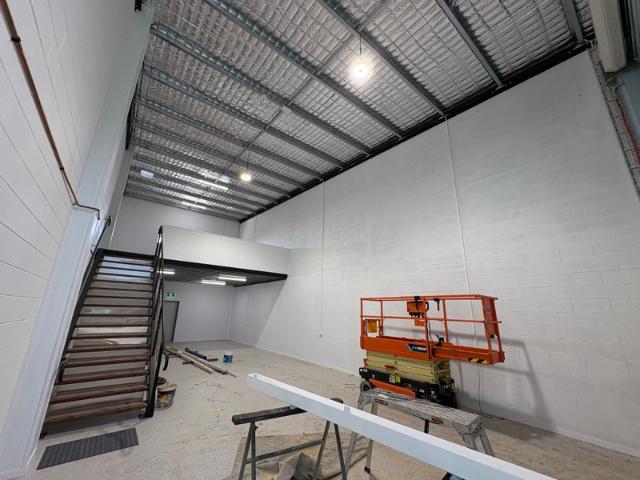 Warehouse for rent in Toombul, Queensland