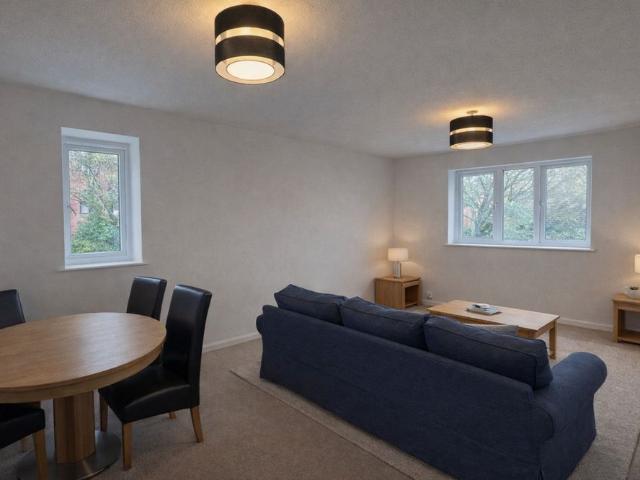 Apartment for rent in Three Lamps Estate, Feckenham