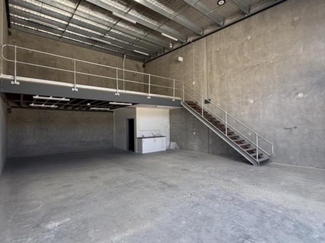 Warehouse for rent in Toombul, Queensland