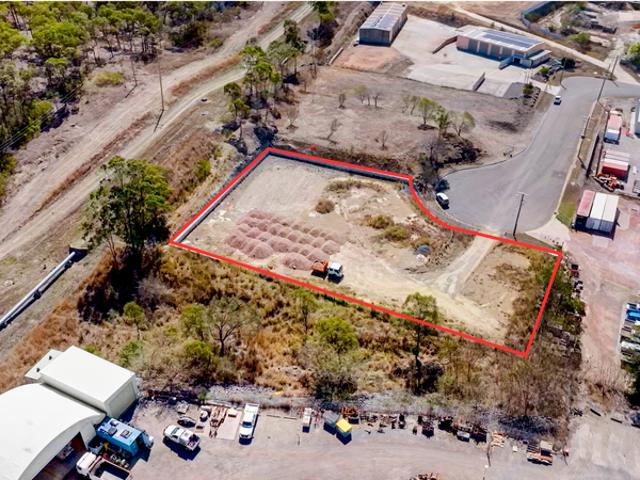 Warehouse for rent in Toolooa, Gladstone