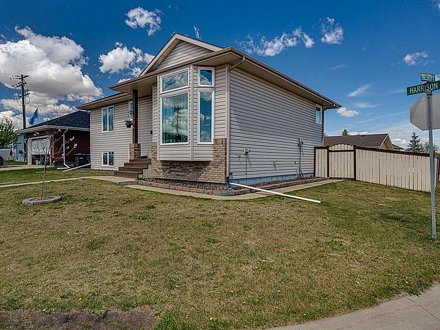 House for sale in Wedgewood, Alberta