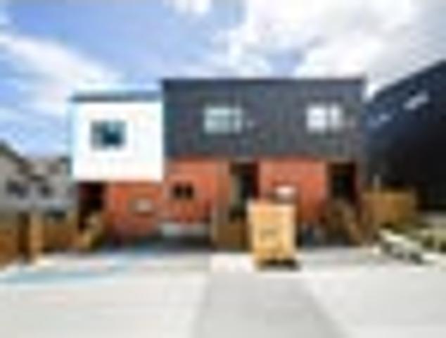 Townhouse for sale in Mount Roskill