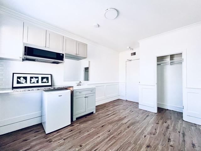 Apartment for rent in Vancouver, British Columbia