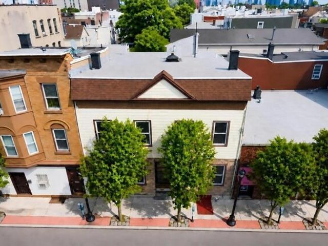 House for sale in Hudson, New Jersey