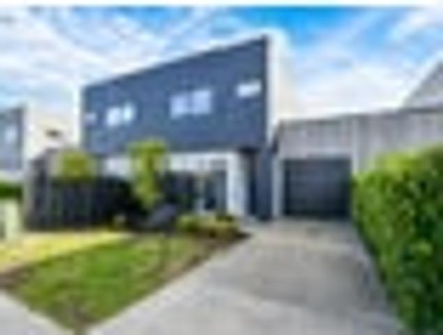 Townhouse for sale in Awhitu