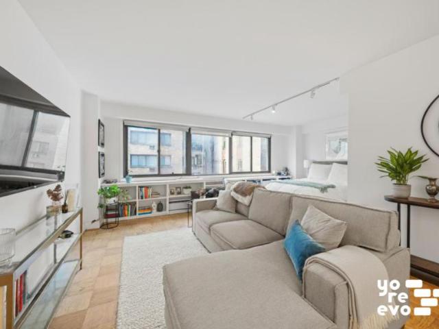 Apartment for sale in Arverne, New York