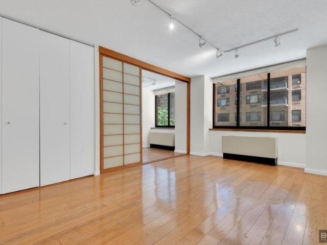 Condo for sale in Arverne, New York
