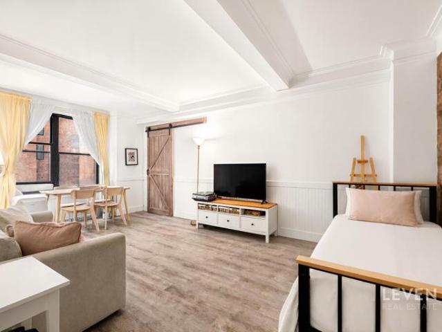 Apartment for sale in Arverne, New York