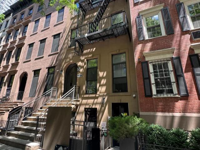 Townhouse for rent in Brooklyn Community District 17, New York