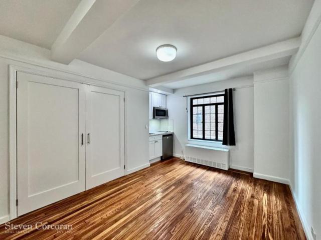 Apartment for sale in Arverne, New York