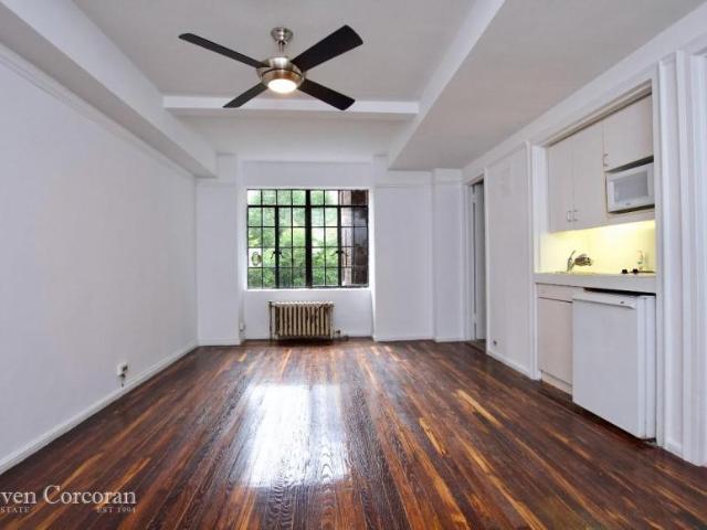 Apartment for sale in Arverne, New York