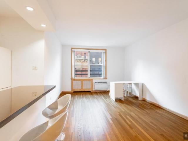 Apartment for sale in Arverne, New York