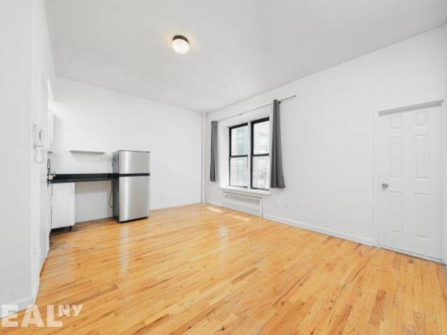 Apartment for sale in Arverne, New York