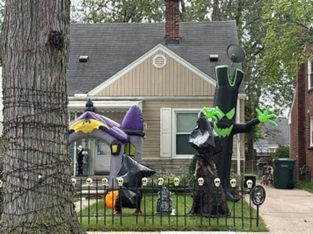 House for sale in Crowley Park, Dearborn