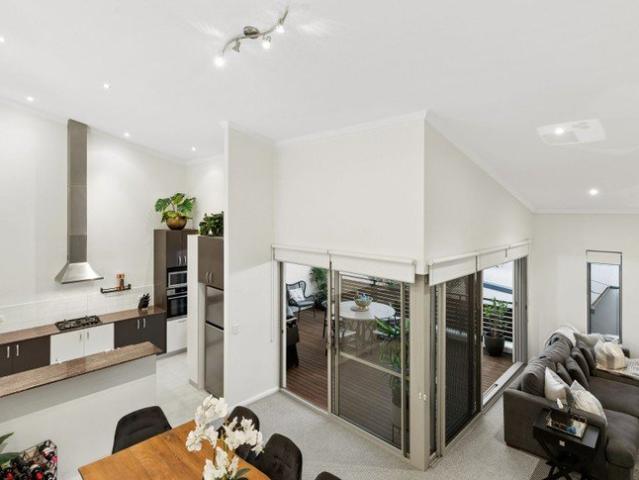 Townhouse for sale in Como, Western Australia