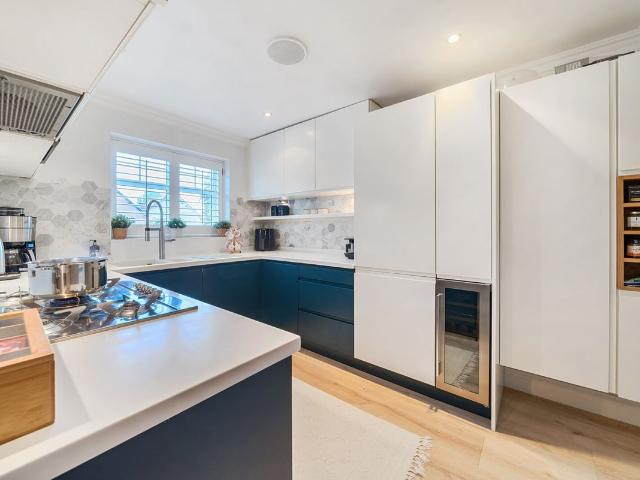 Apartment for rent in Elmbridge, Surrey