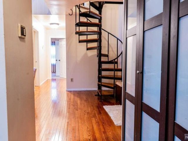 House for sale in Elizabeth, New Jersey