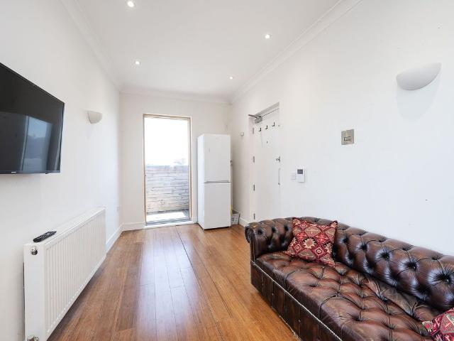 Apartment for rent in St. George in the East, Greater London