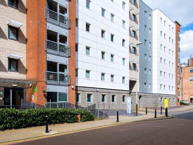 Studio for rent in Bede Island, Old Wharf
